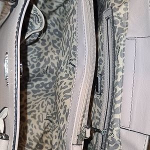 GUESS PURSE